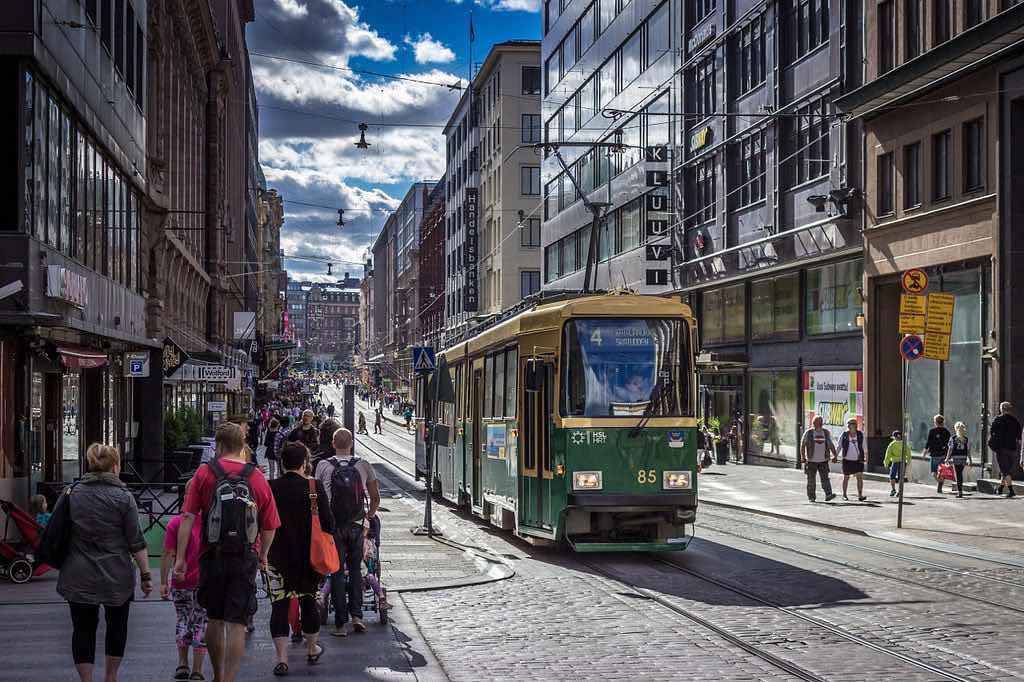 Aleksanterinkatu Street, Helsinki - by Tomi Lattu:Flickr