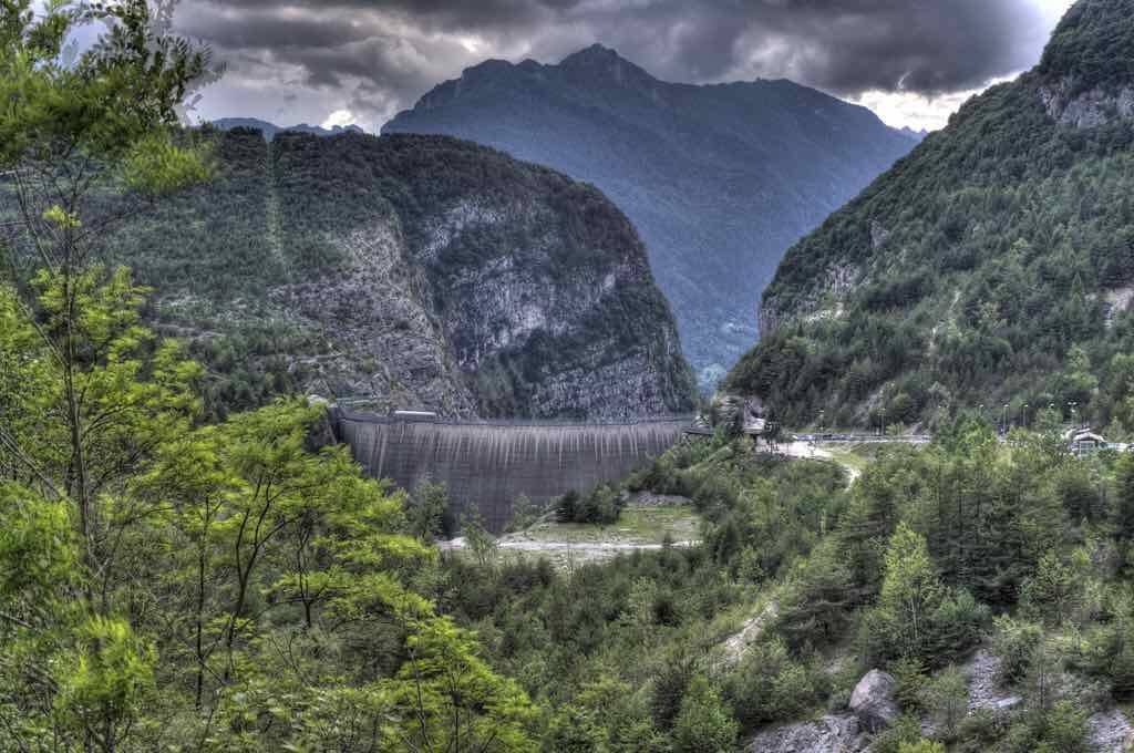 Vajont Dam, Vajont River, Italy - by Nadia Clabassi - n@89go:Flickr