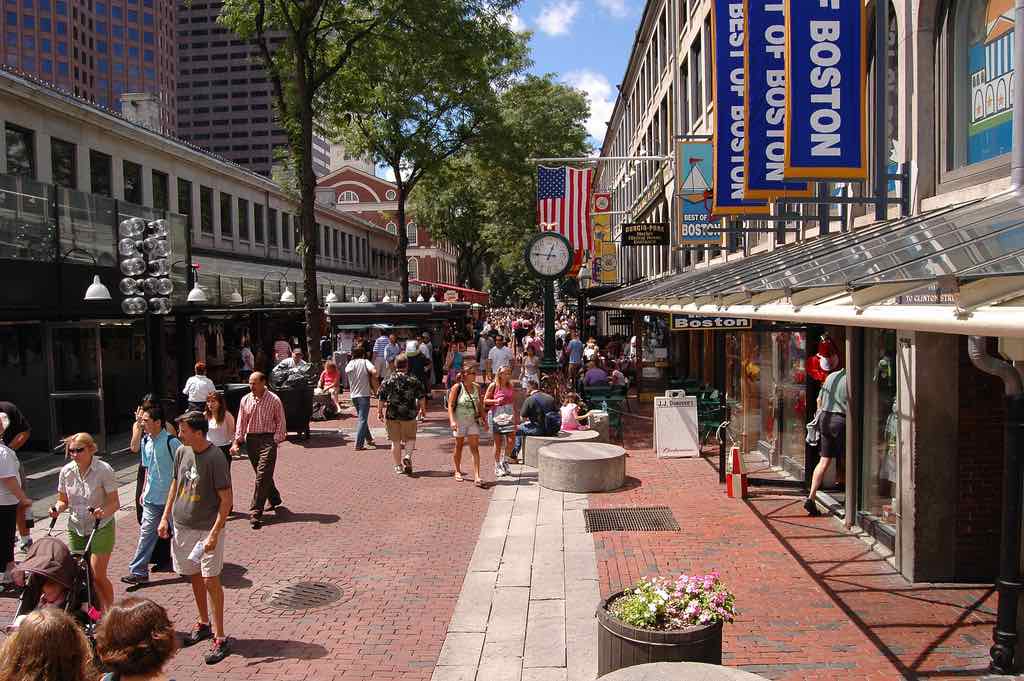 things to do near quincy market