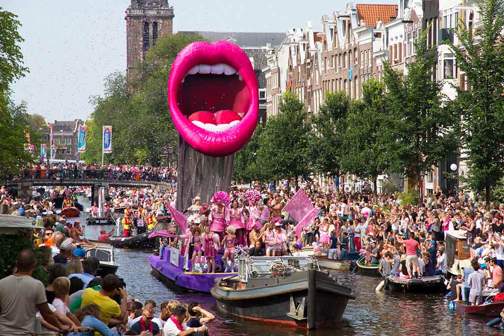 Marcha del Canal del Orgullo Gay, Amsterdam, Netherlands - por Kitty Terwolbeck / Flickr.com