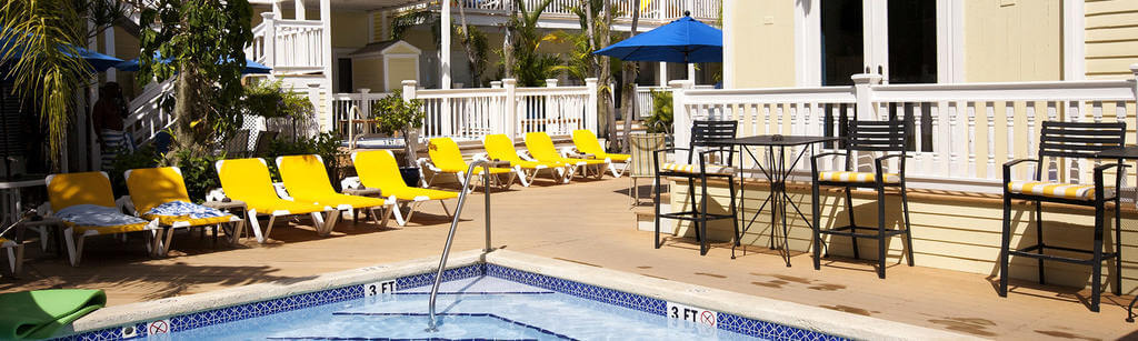 Equator Resort - por EquatorResort.com