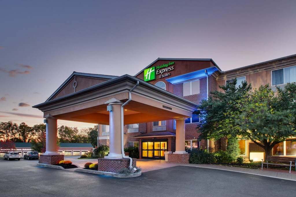 Top 11 Pet Friendly Hotels in Lancaster PA | WOW Travel