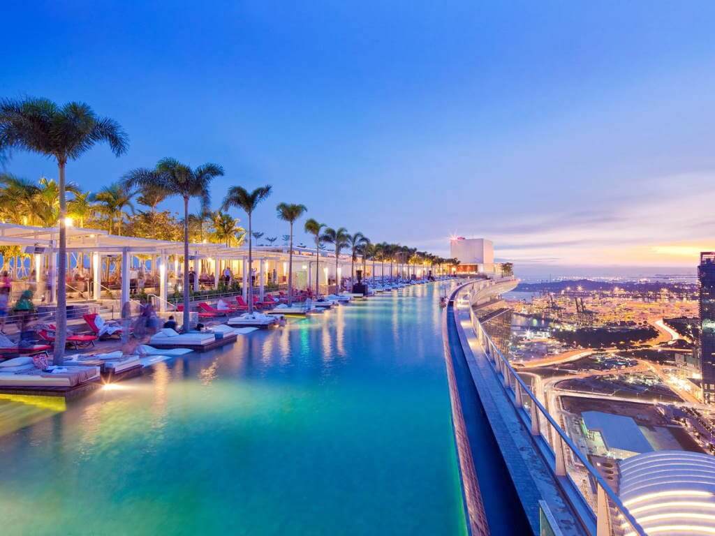 Marina Bay Sands, Singapore - by booking.com