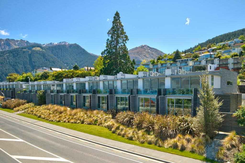 Swiss Belsuites Pounamu, Queenstown, New Zealand - by Booking