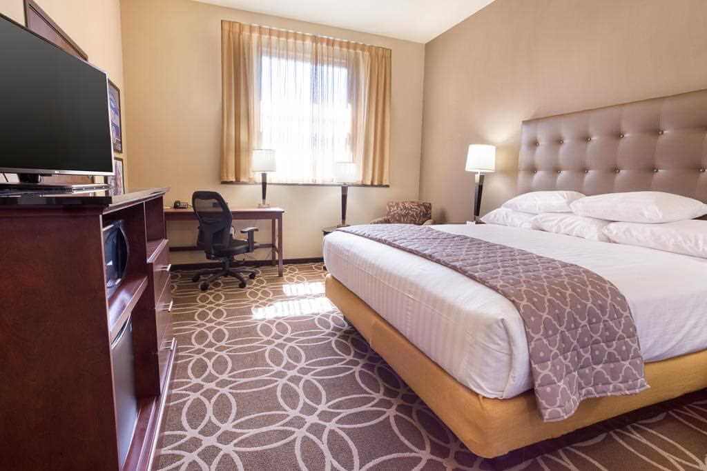 Drury Plaza Cleveland Downton - by Booking