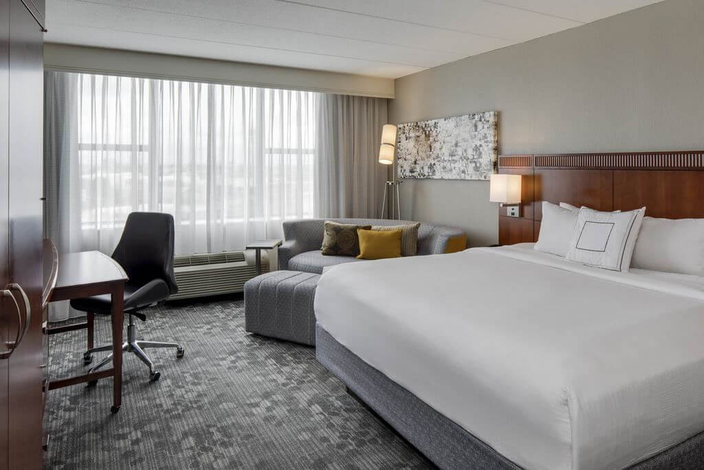 Courtyard by Marriott Boston Logan Airport - by Booking