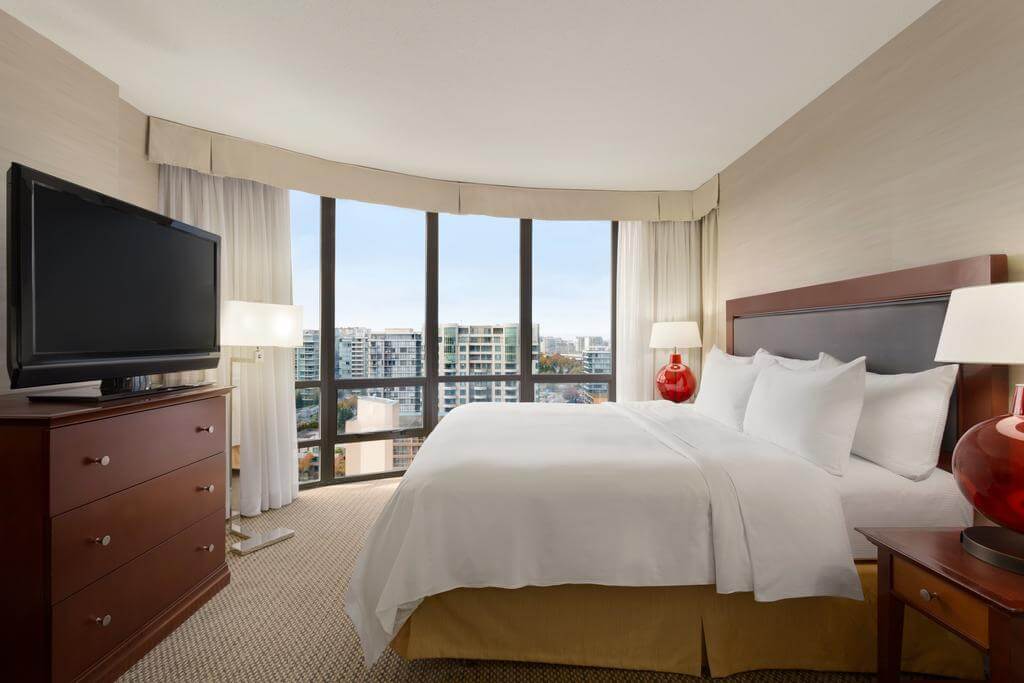 Hilton Vancouver Airport - by Booking