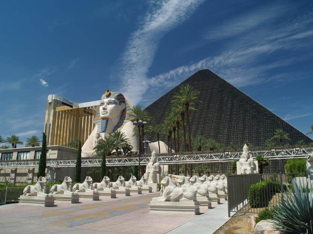Luxor Hotel & Casino by Suiteness – Las Vegas, Nevada, US - by Booking