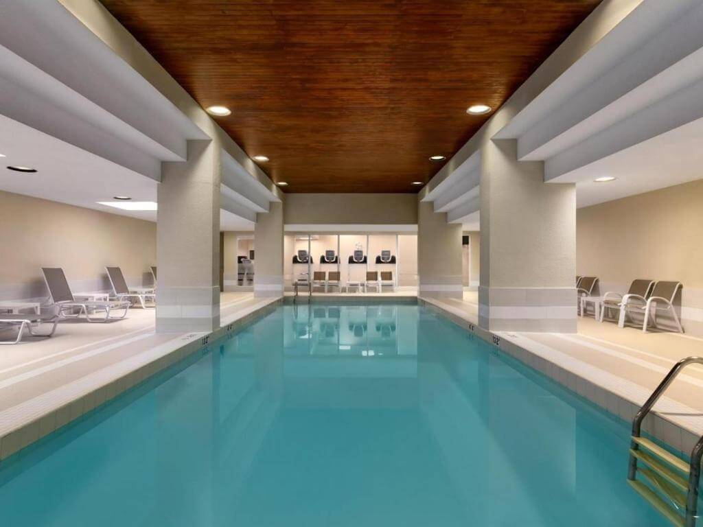 toronto hotels with indoor pools