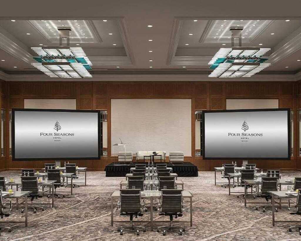 Four Seasons Hotel Miami - by Booking