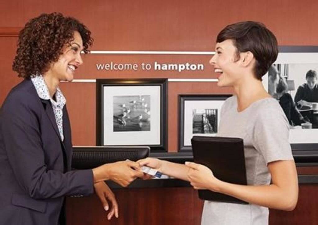 Hampton Inn & Suites, Dallas, Texas - by Booking