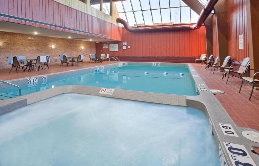 11 Best Hotels with Pools in Traverse City 2024 WOW Travel