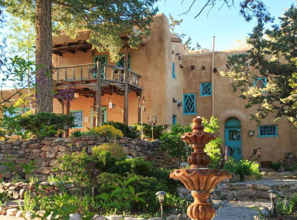 Inn of the Turquoise Bear, Santa Fe - by Booking