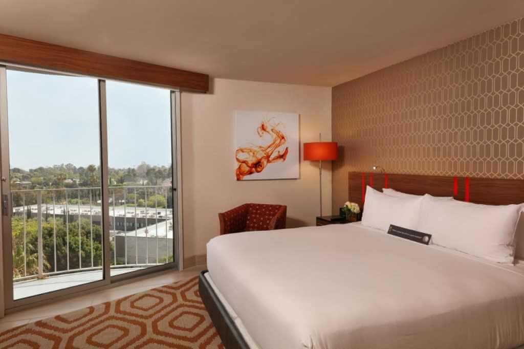 cheap hotels in los angeles        
        <figure class=