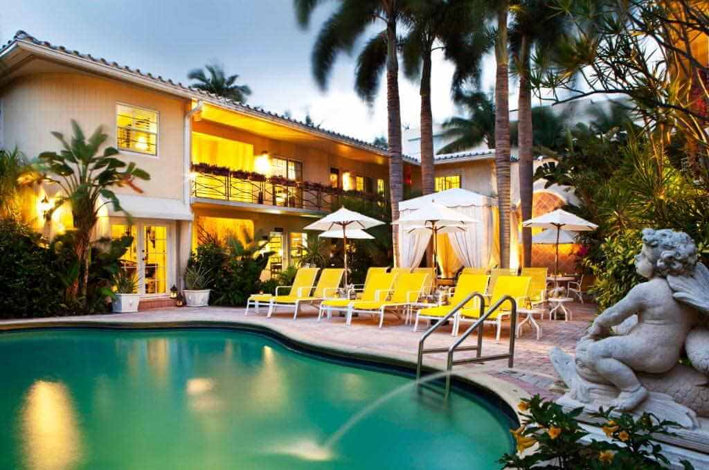 La Casa Hotel - by Booking