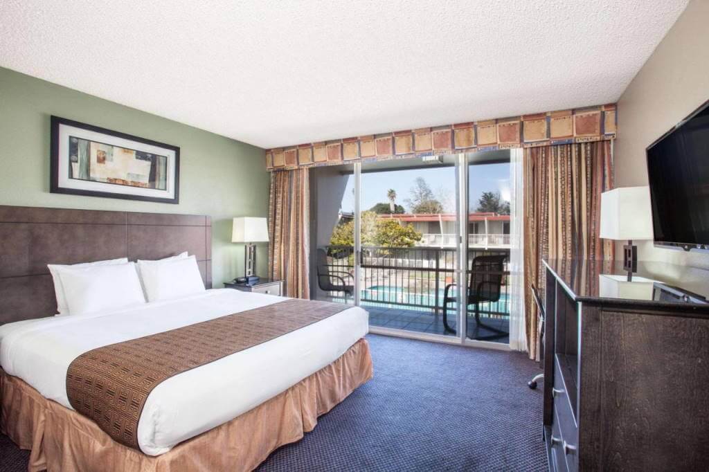 Travelodge by Wyndham Monterey Bay by Booking