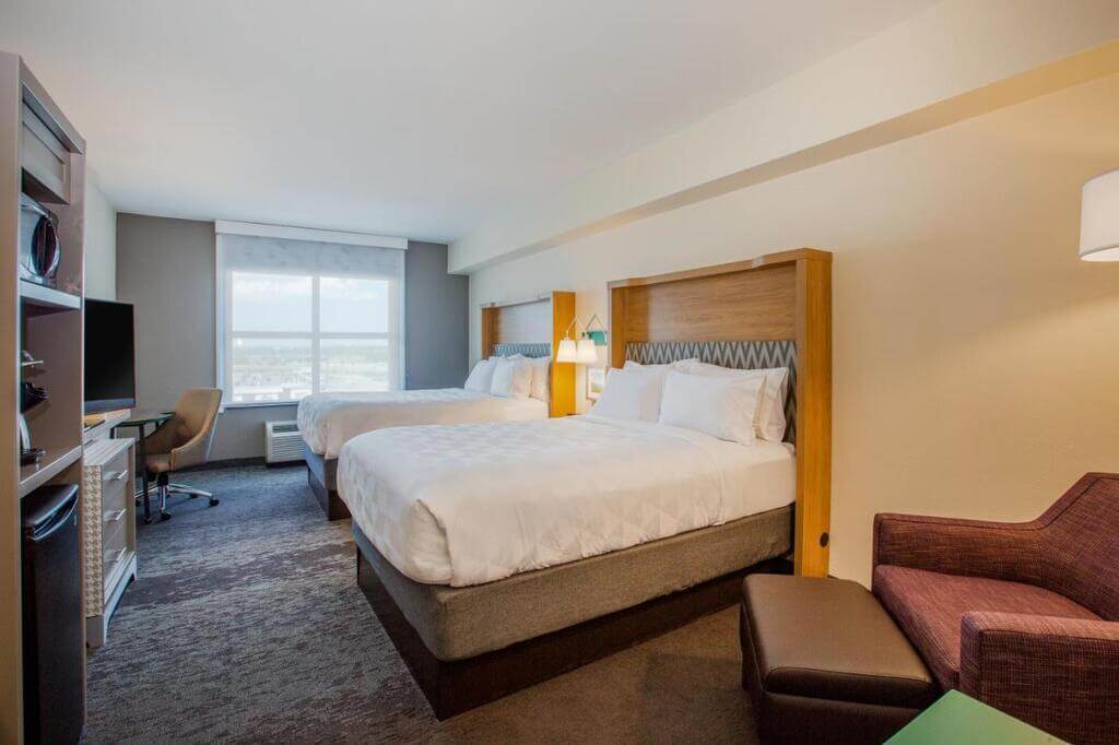 Holiday Inn Gulfport Airport by Booking