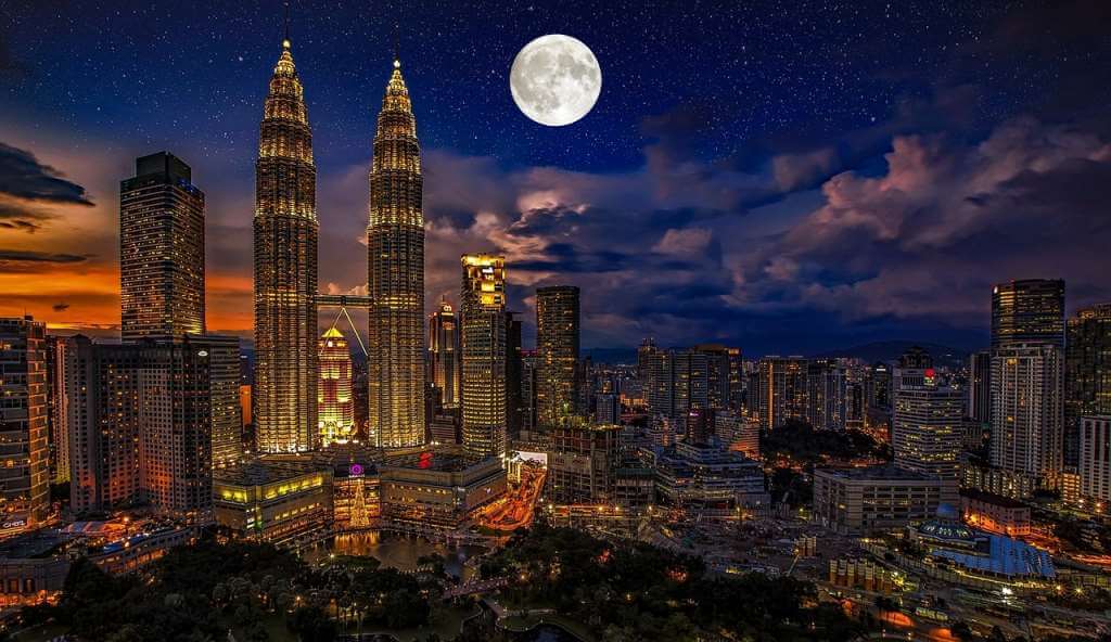 Kuala Lumpur, Malaysia - by illusion-X, Pixabay.com
