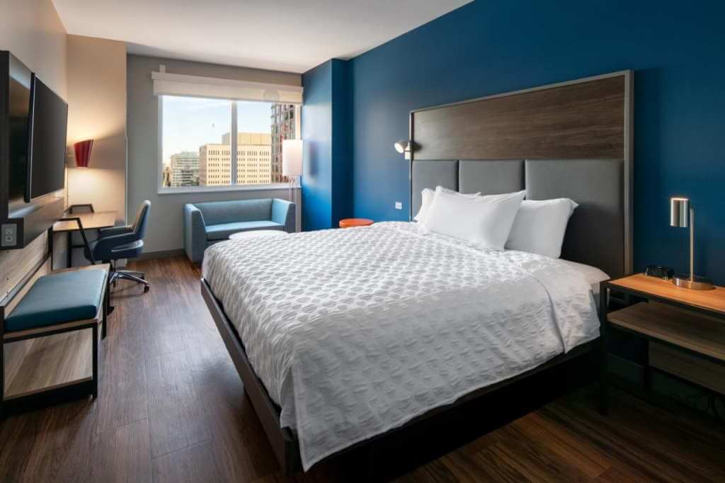 Tru By Hilton Denver Downtown Convention Center by Booking