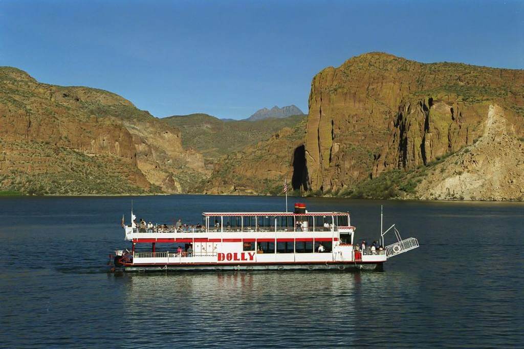 Canyon Lake and the Dolly Steamboat - by GetYourGuide