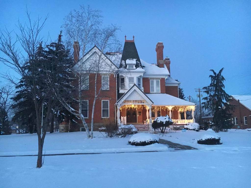 The Grand Kerr House, Toledo, Ohio - by Booking