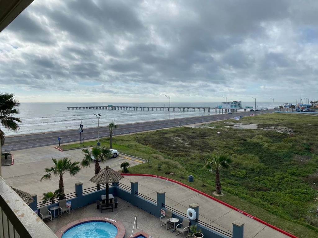 11 Best Beachfront Hotels in Galveston, Texas 2024 - WOW Travel