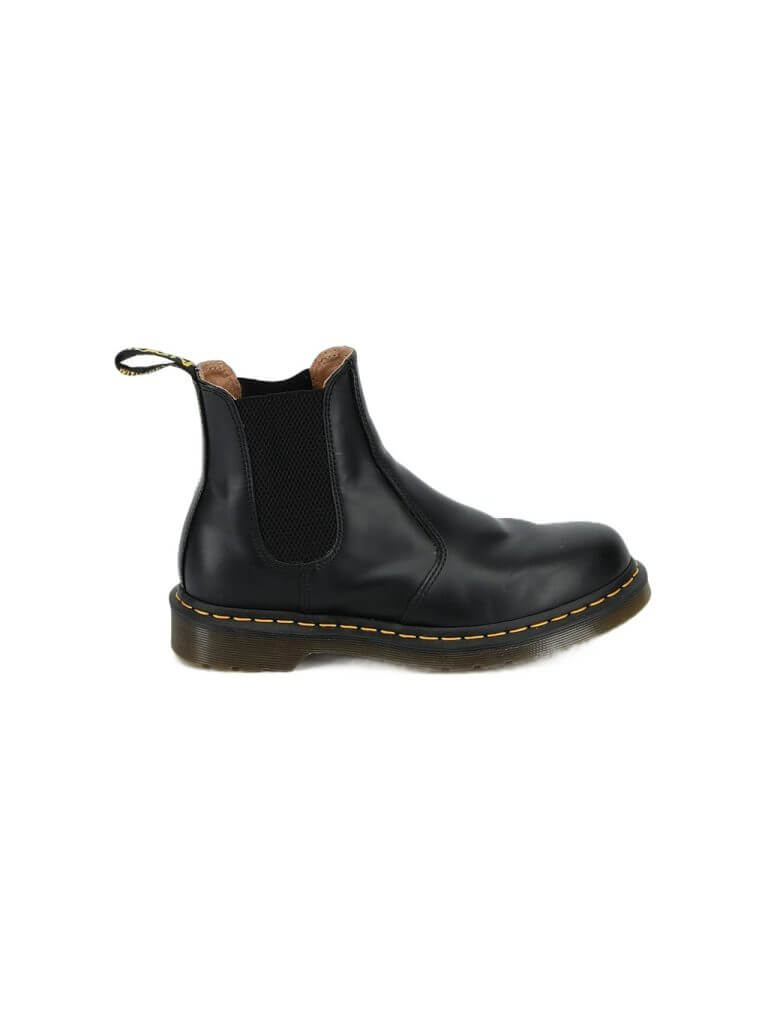 Dr. Martens Black Boots Size 8 by ThredUP