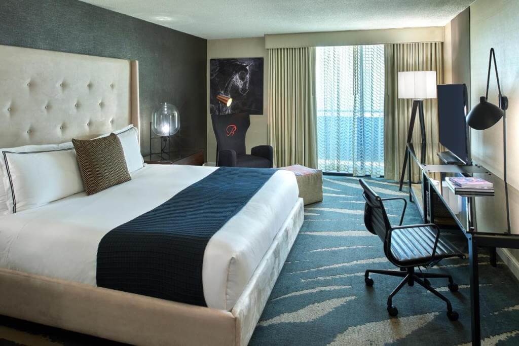 Revere Hotel Boston Common by Booking