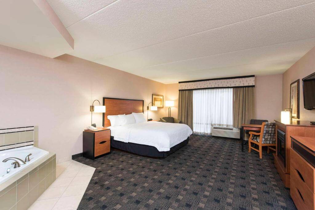 Hampton Inn and Suites Indianapolis-Fishers - by Booking