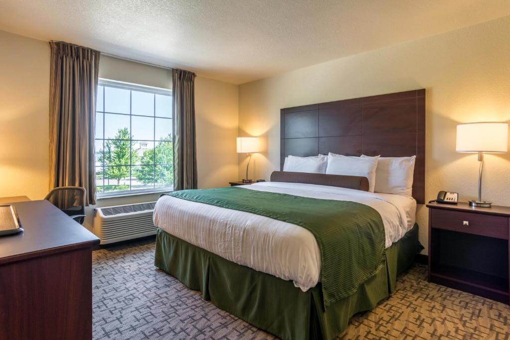 Cobblestone Hotel & Suites - Erie - by Booking