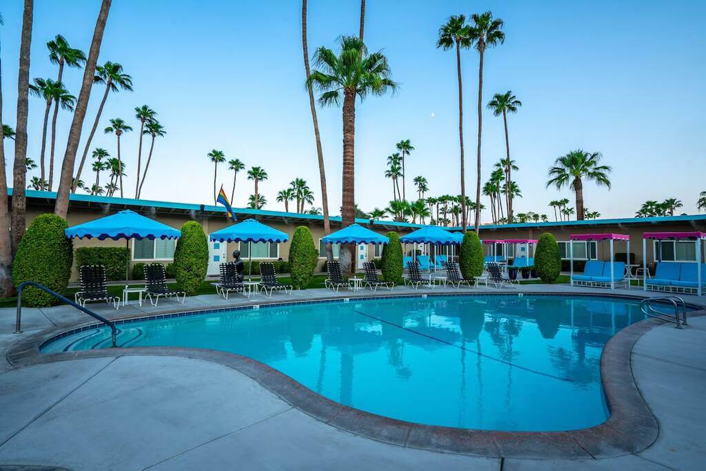 Poolside at INNdulge Palm Springs - by Expedia