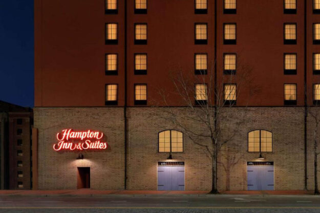 Hampton Inn & Suites New Orleans Convention Center Hotel Your Warehouse District Escape