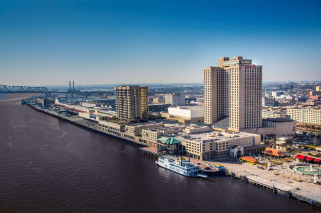 Hilton Riverside Hotel in New Orleans - An Affordable Waterfront Stay