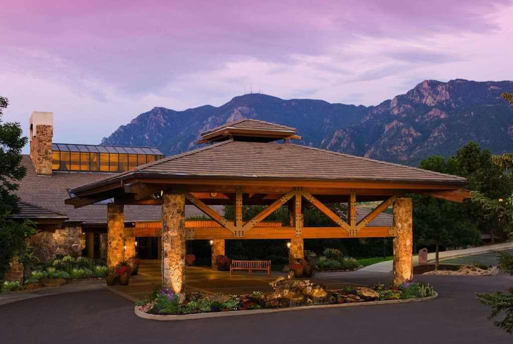 Cheyenne Mountain Resort - by Booking