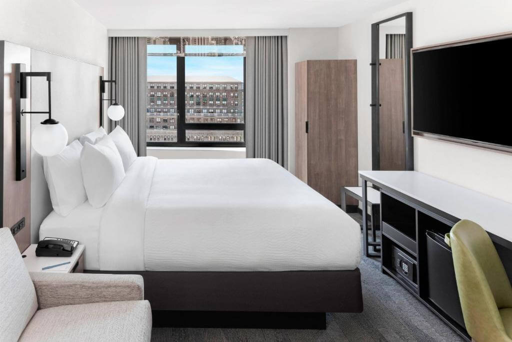 Fairfield Inn & Suites by Marriott New York Manhattan-Times Square South by booking