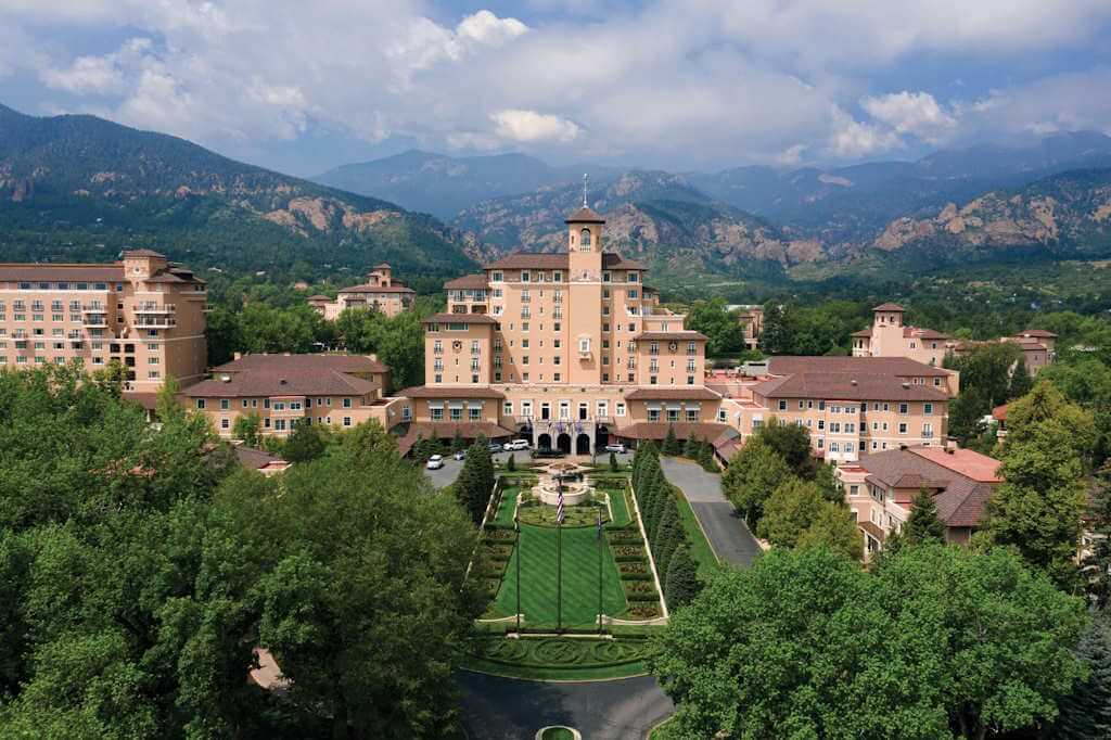 The Broadmoor - by Expedia