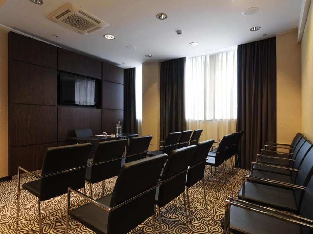 Crowne Plaza Milan City by IHG - by Booking