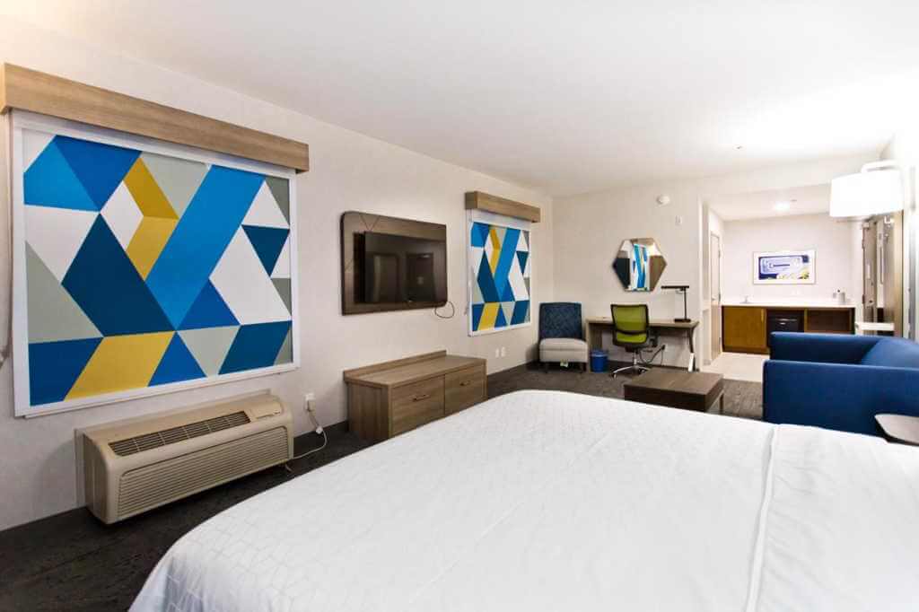 Holiday Inn Express & Suites Sacramento NE Cal Expo by IHG - by Booking