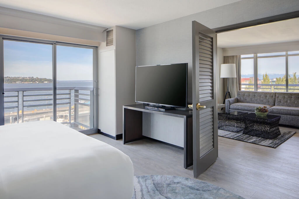 The Junior Suite - by Expedia