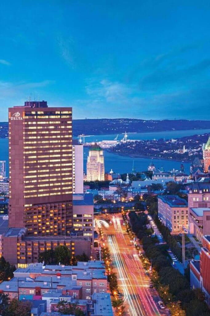 Quebec City's downtown atmosphere - by Booking