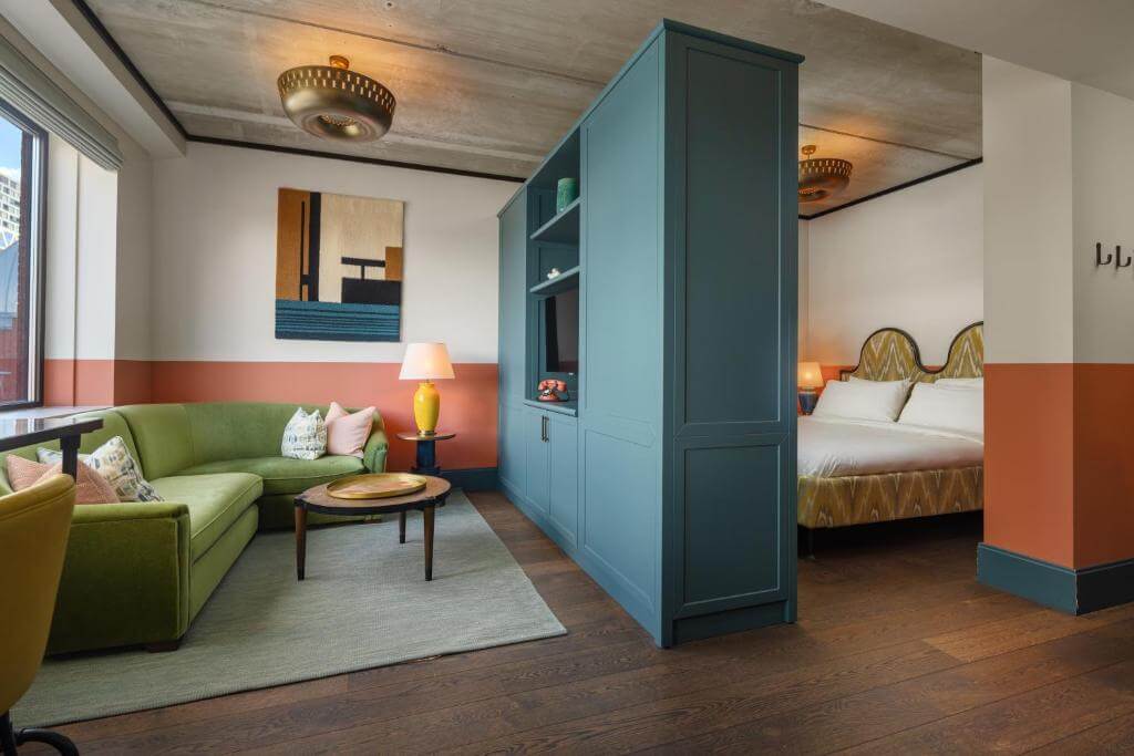 The July - Boat & Co - by Booking