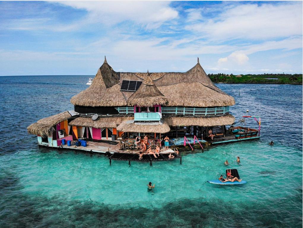 Casa en el agua, Cartagena - by Booking