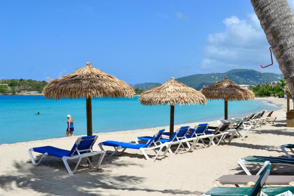 Beach access, Emerald Beach Resort- by Booking