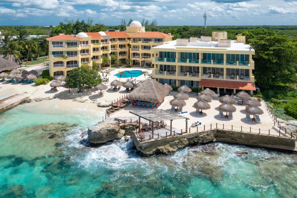 Playa Azul Cozumel - by Booking