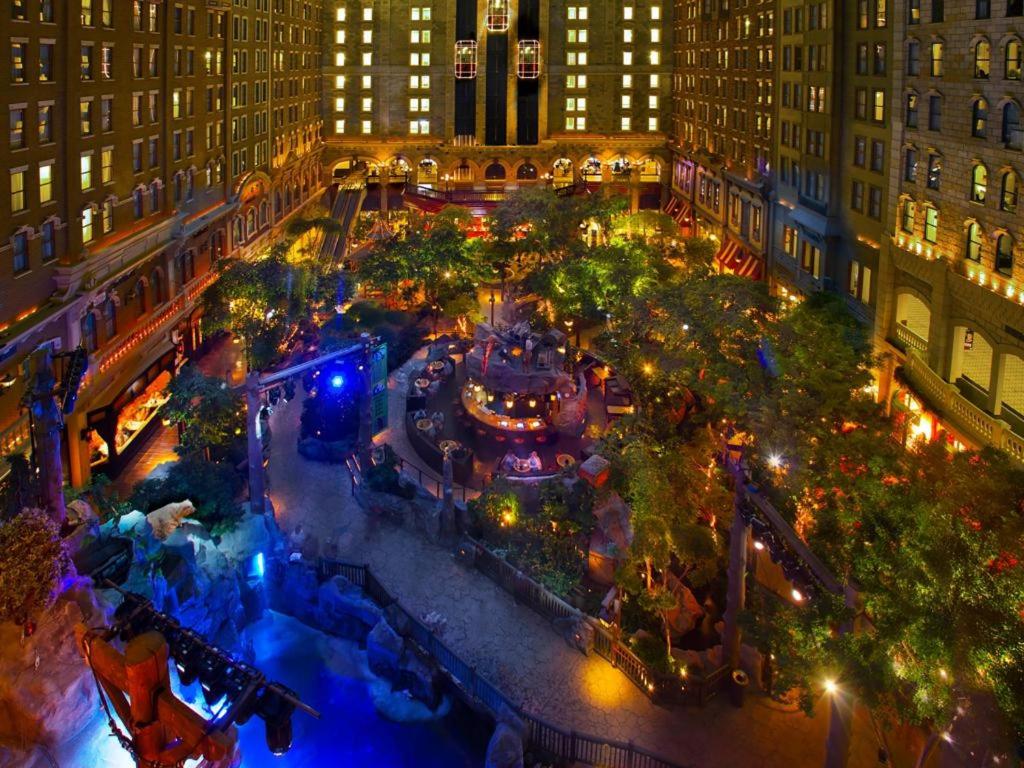 Sam's Town Hotel And Gambling Hall, Las Vegas - by Priceline